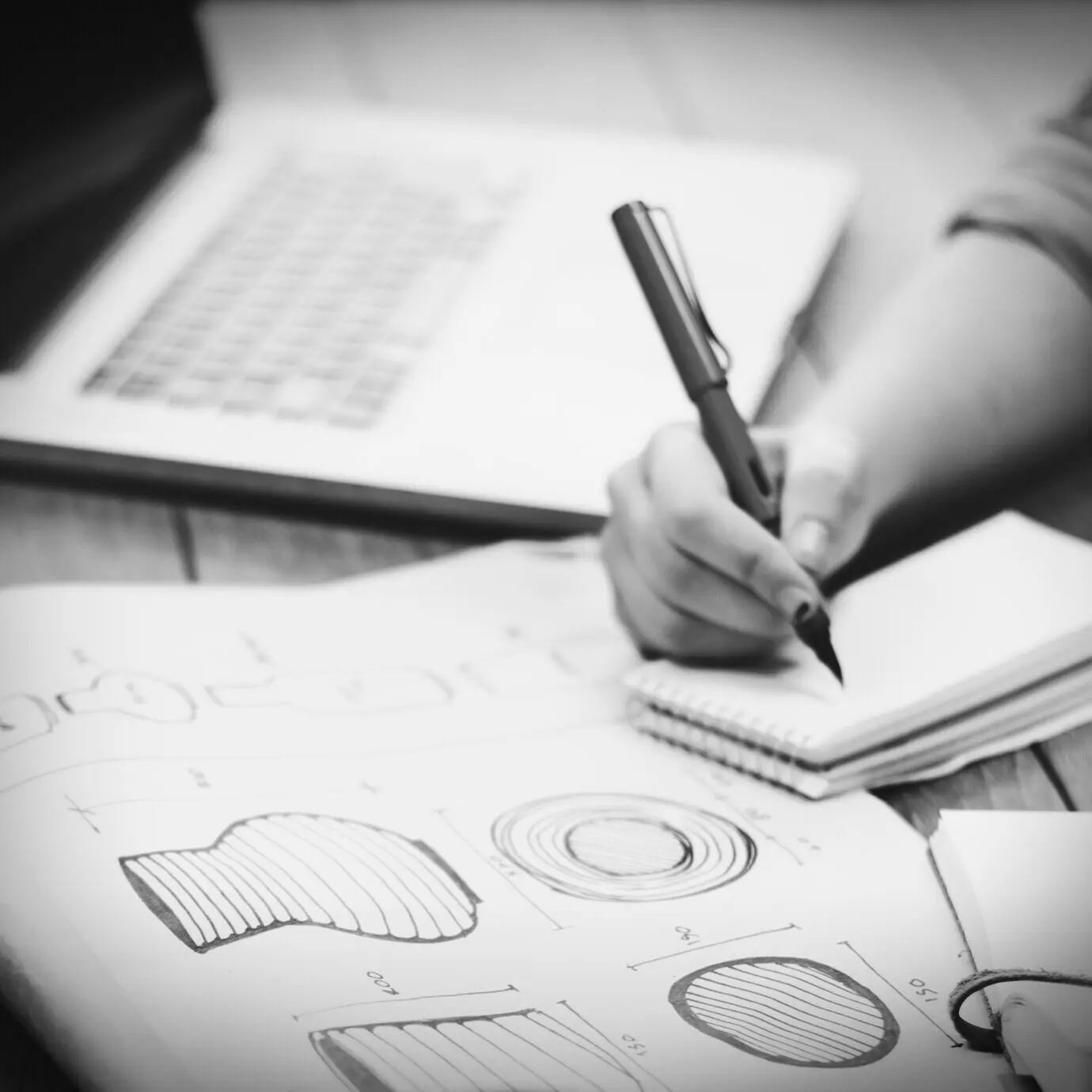 A concept of a handy craftsman model for drawing ideas